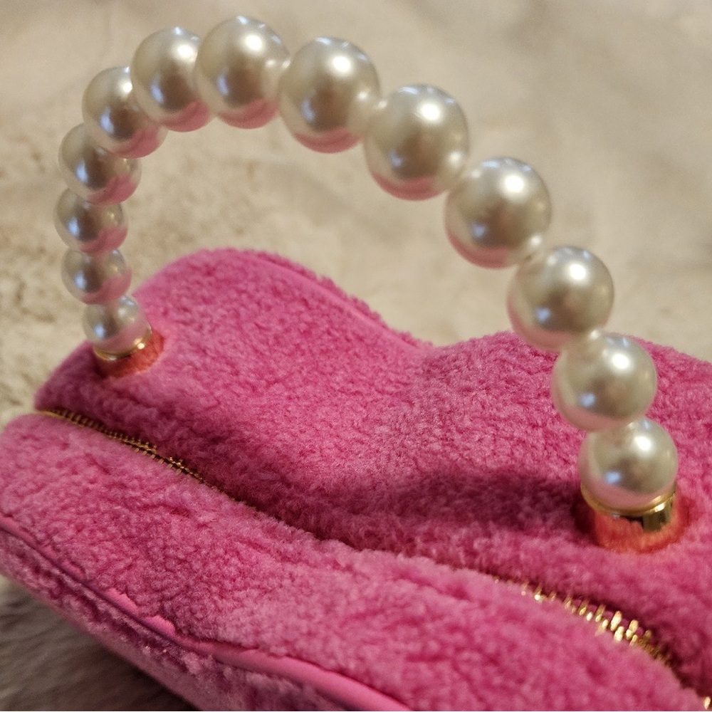 Barbie Heart Figural Crossbody Bag - Picture 3 of 8